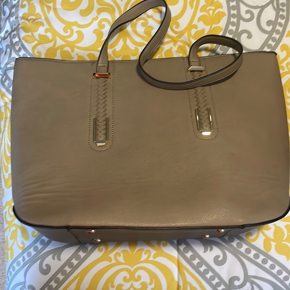 Tote bag with matching wristlet